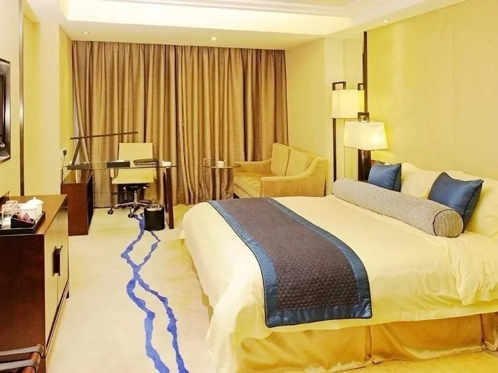 Leadersky Hotel