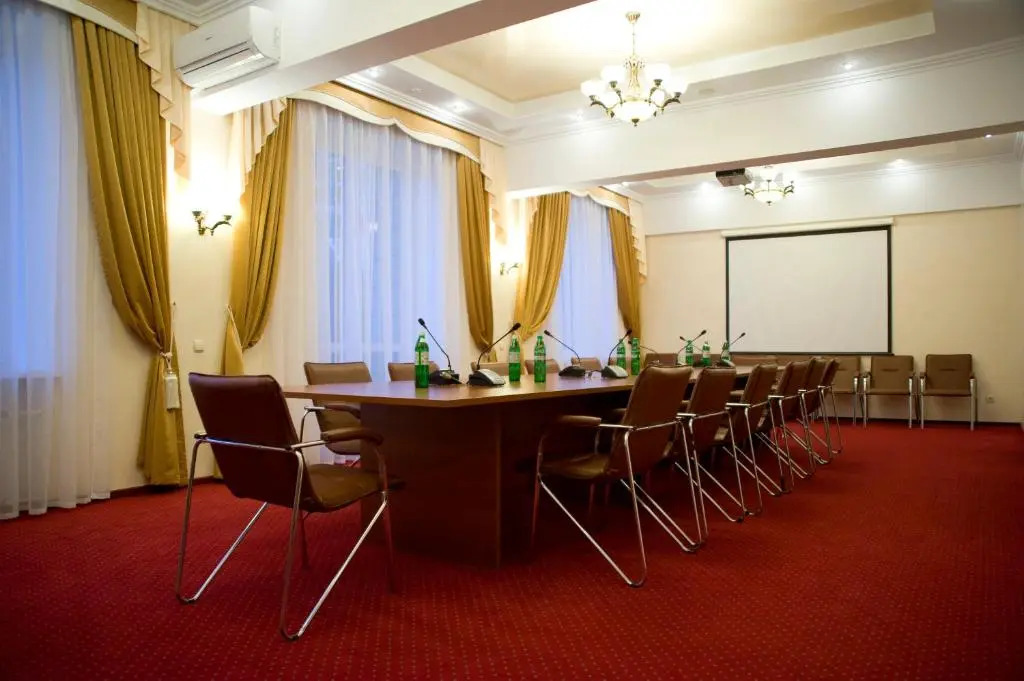 Отель Украина