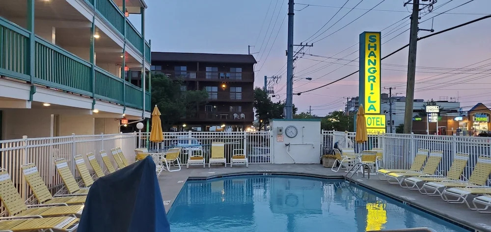 Shangri-La Motel