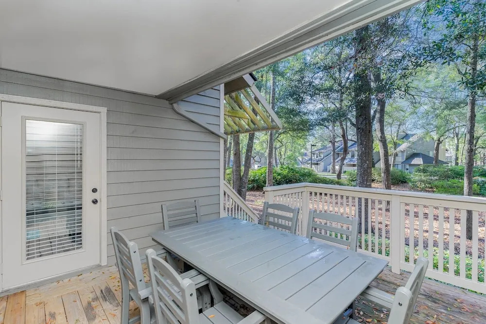 Completely remodeled and open 18C Richmond Park villa