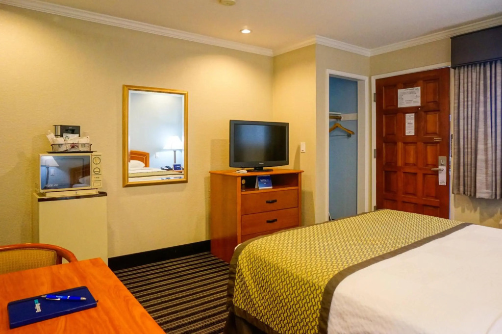 Hotel Parmani Near Stanford University