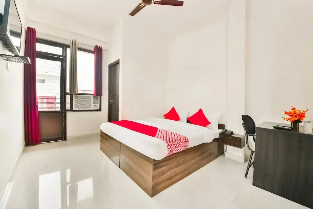 Hotel Skyway by OYO Rooms