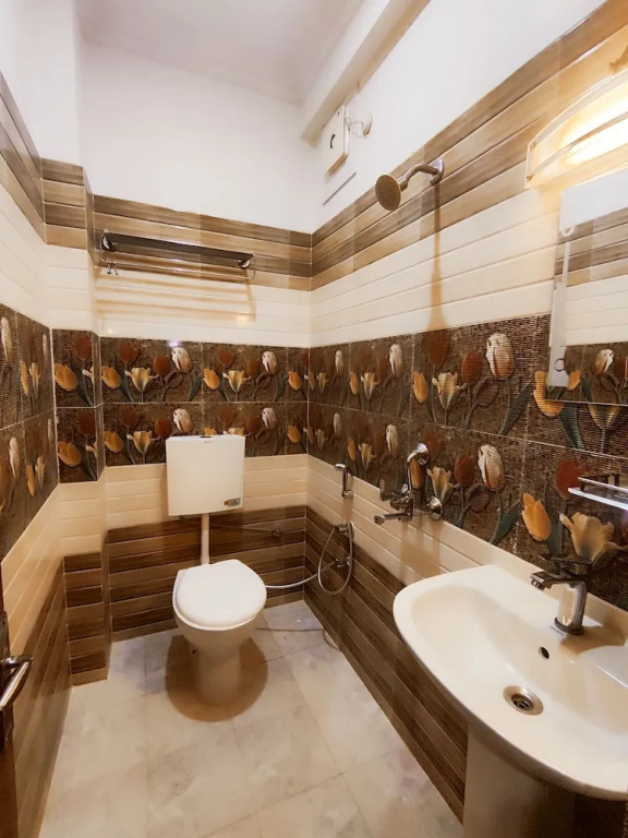 HOTEL JVS PALACE