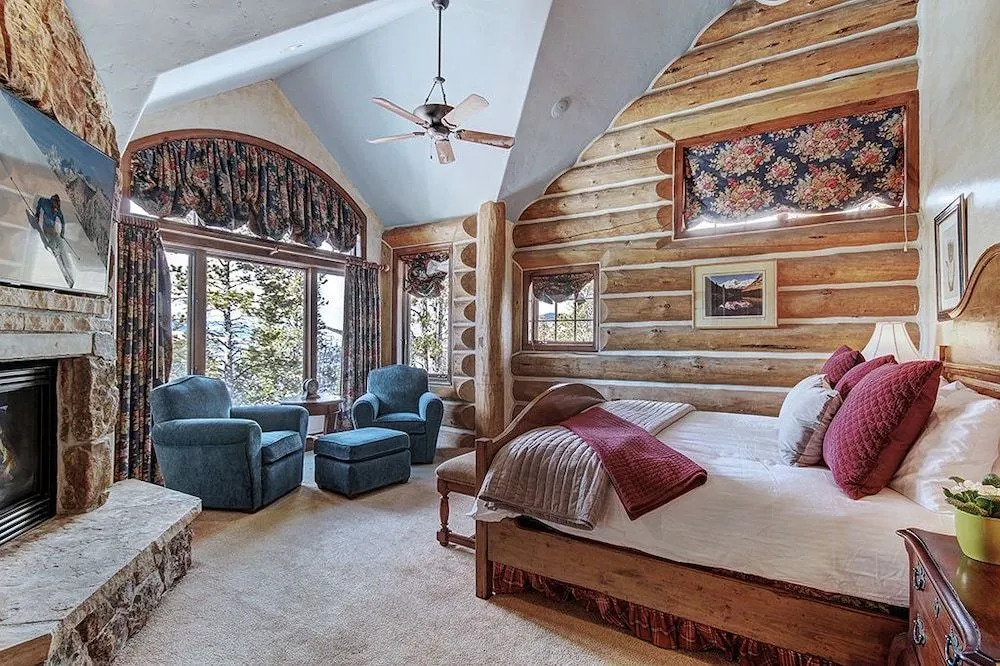 Ten Mile Estate 4 Bedrooms 4.5 Bathrooms Home