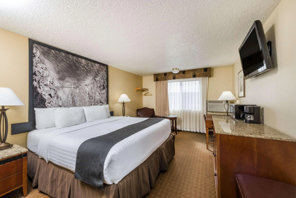 Super 8 Canon City