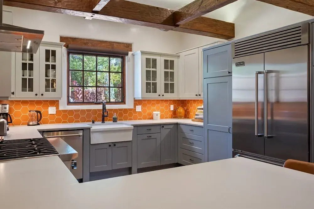 Alameda Escondido - Historic East Side Luxury, Walk Everywhere