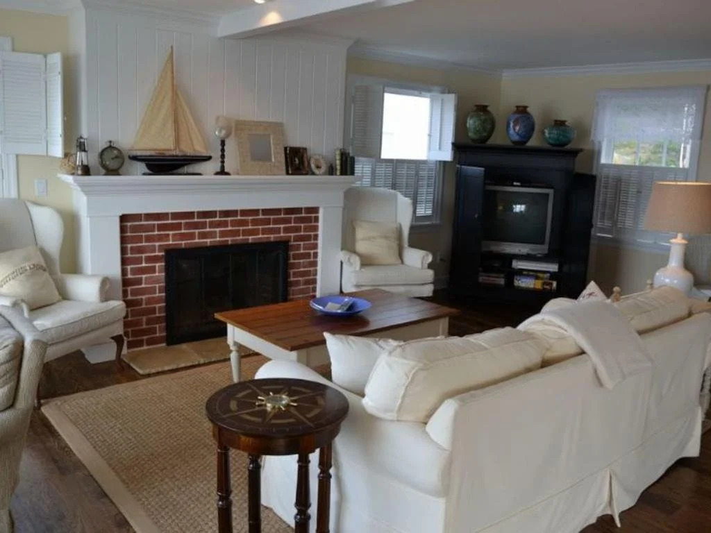 Sea Cliff 3 Br cottage by RedAwning