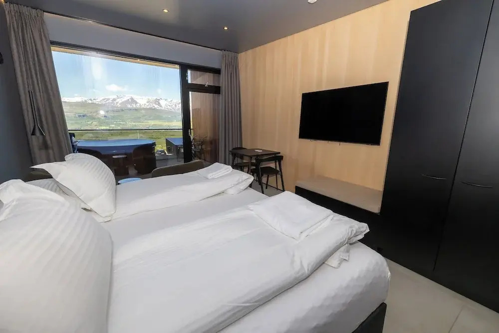 North Mountain View Suites