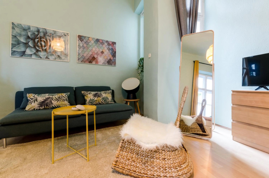 Kaz 28 Studio In The Heart Of Party District.