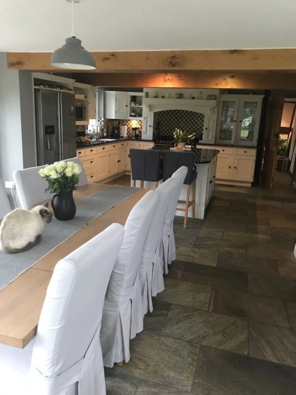 Character Farmhouse in the Heart of Cheshire