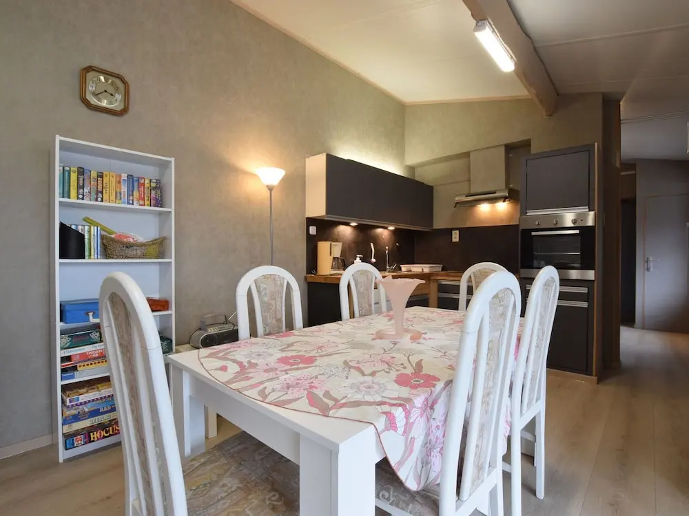 Cozy Holiday Home in Nisramont with Fenced Garden