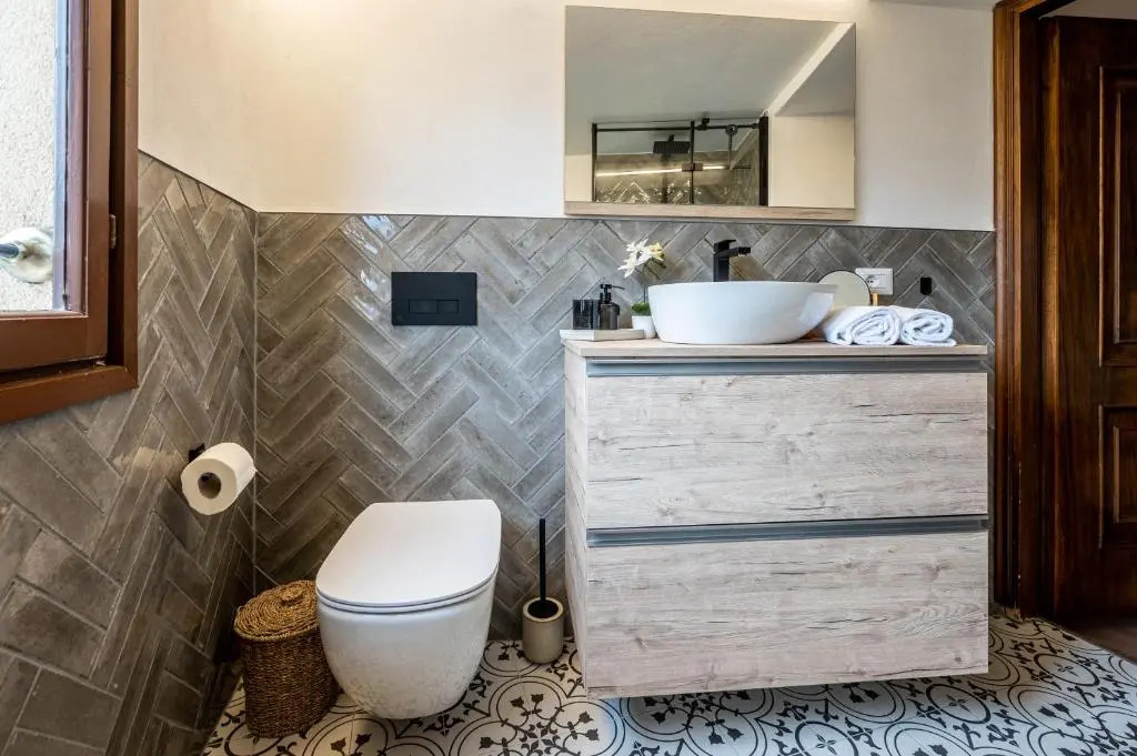 Modern apartment in Gravedona - Larihome A14