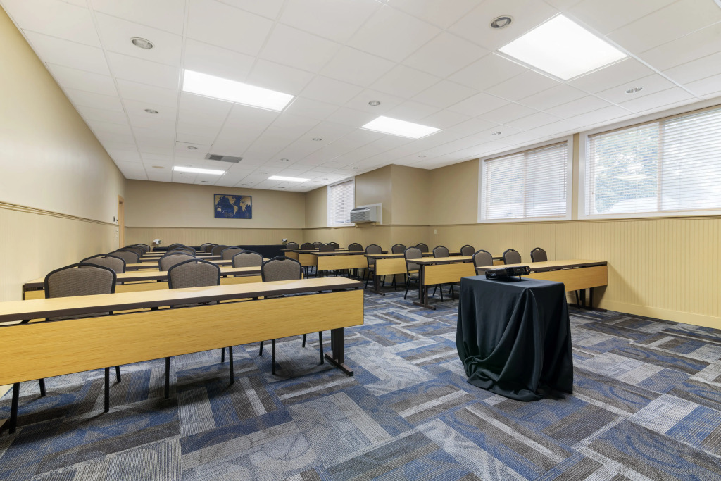 Best Western Plus Windjammer Inn & Conference Center