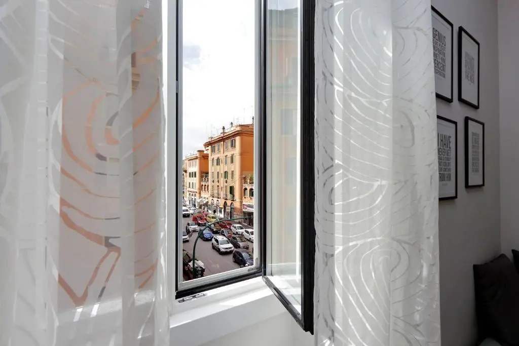 Vatican Museum Bright Apartment up to 9 people