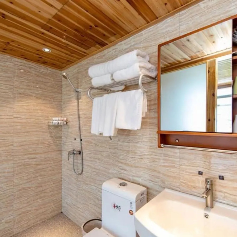 Floral Hotel · Yongjia Big House hotel (Furong Ancient Village Lishui Ancient Street)