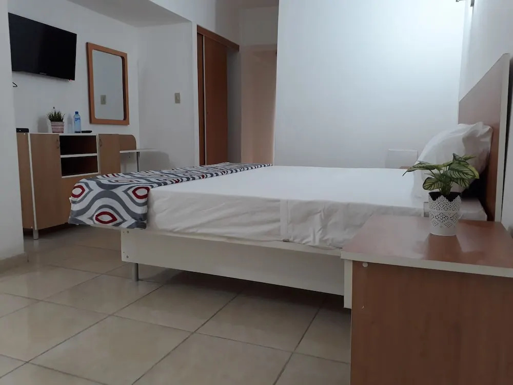 Ruben's Hotel