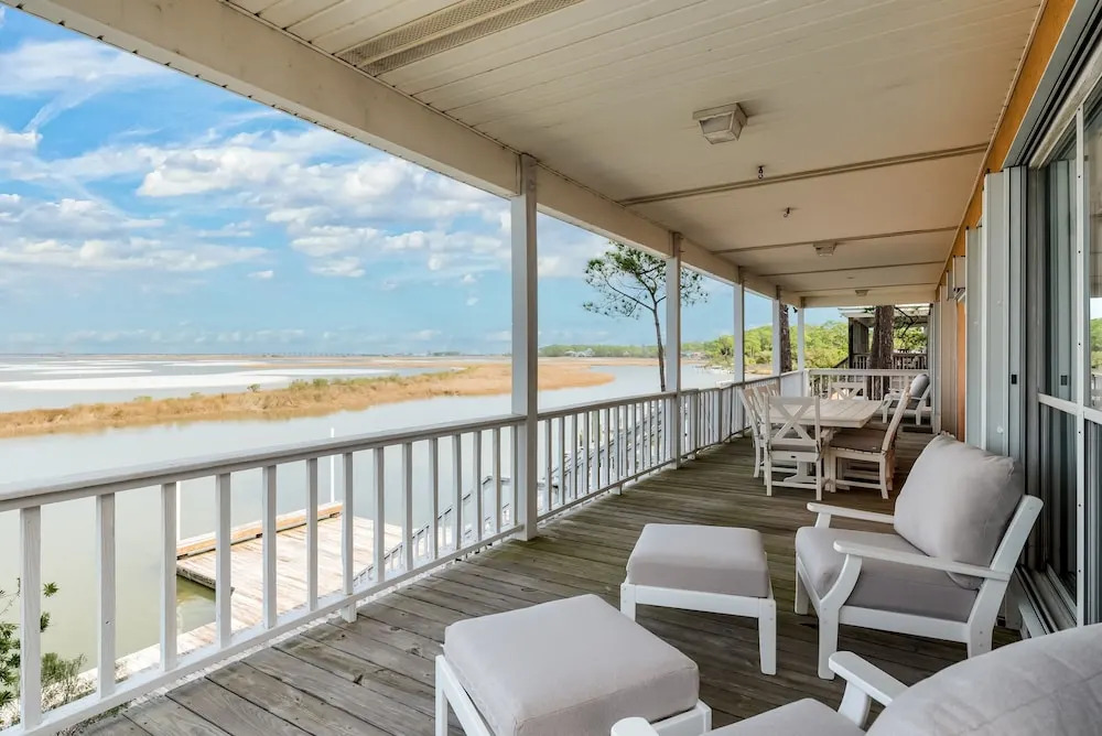 Screamin' Peace 1614 Cadillac 3 Bedroom Home by RedAwning