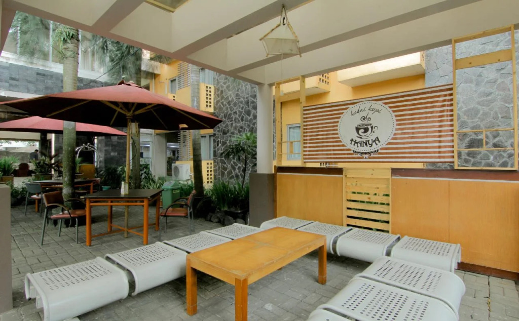 University Hotel