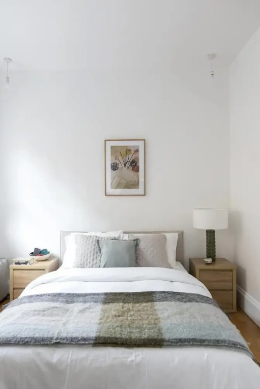 Generously Large 1 Bedroom Apartment in Farringdon