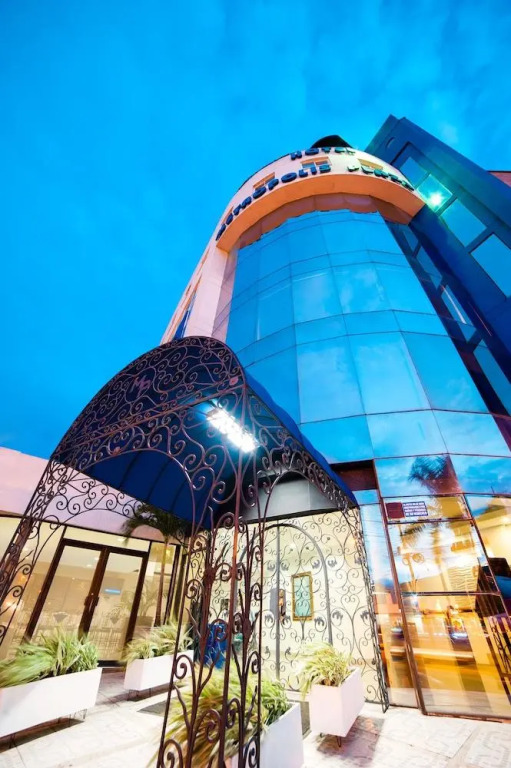 Metrópolis Plaza