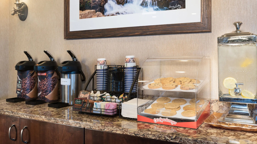 Best Western Plus Flathead Lake Inn and Suites