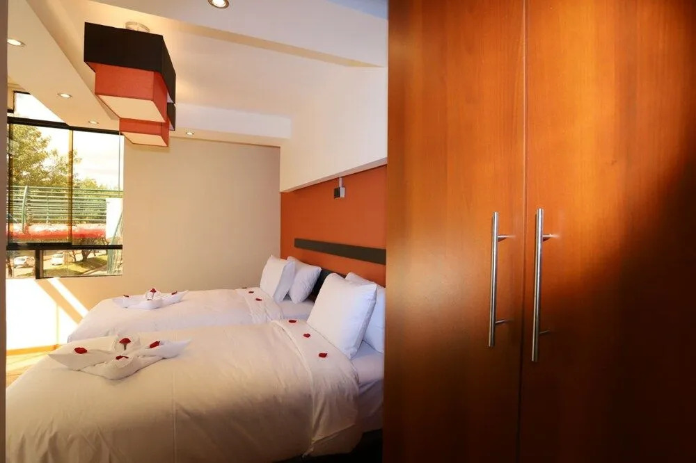Capac Hotel II