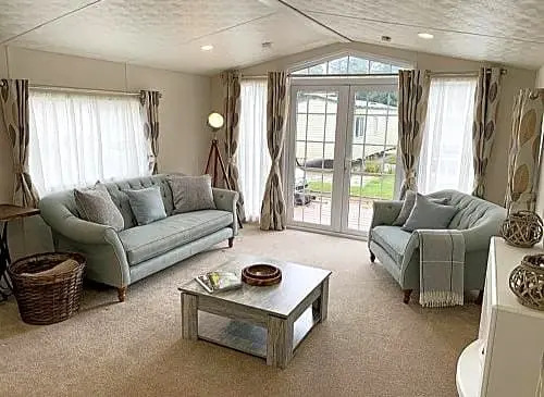 Rose Lodge - Hot Tub Getaway - Percy Woods - Pet Friendly