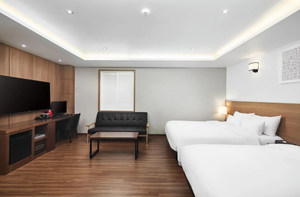 Lion Hotel