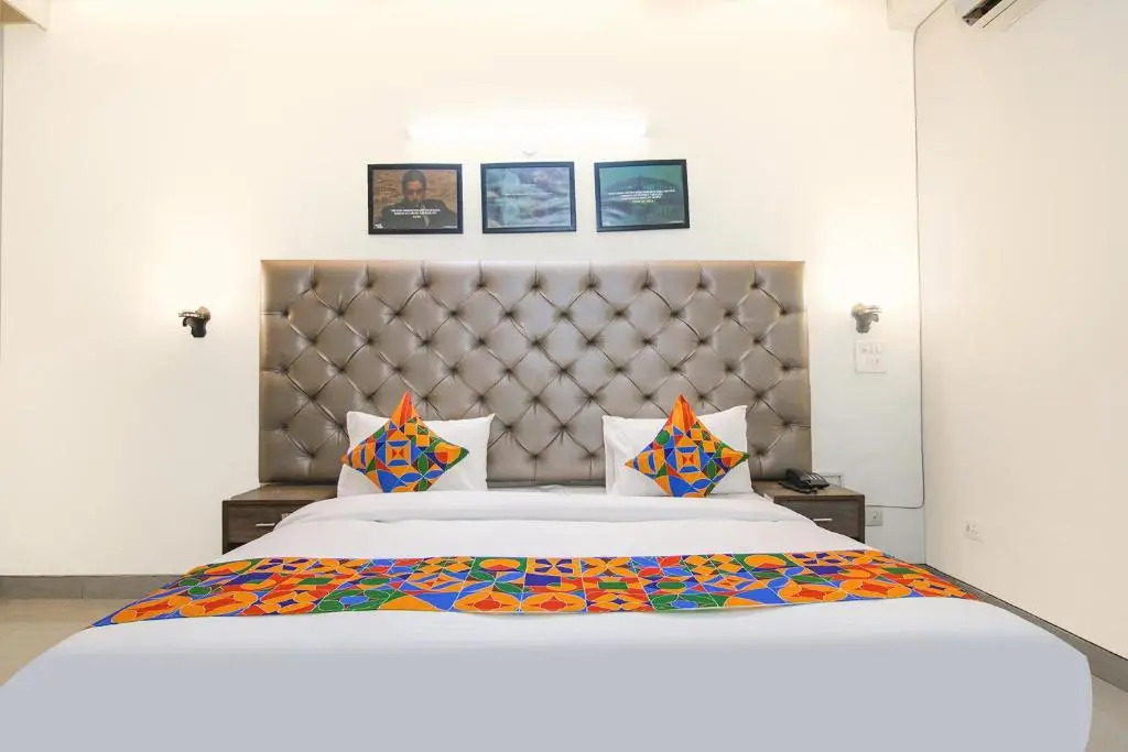 Fabhotel Rivlet Inn