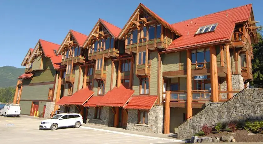 Whiskey Landing Lodge