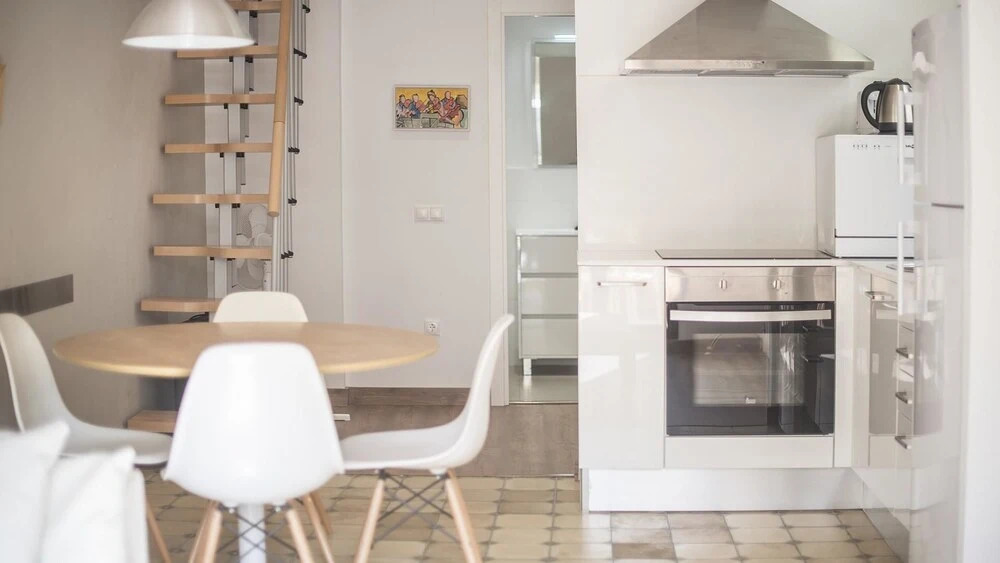 Duplex Arts Apartment A TVL 28-A