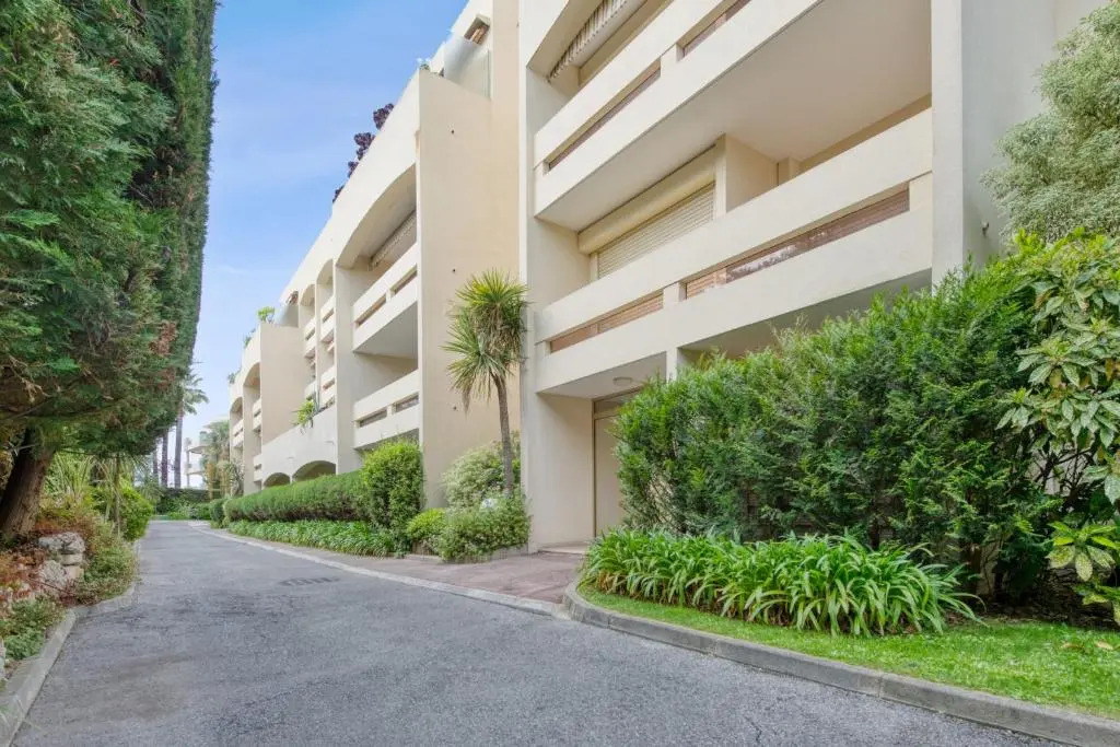 Wonderful studio with balcony and parking spot - Antibes - Welkeys