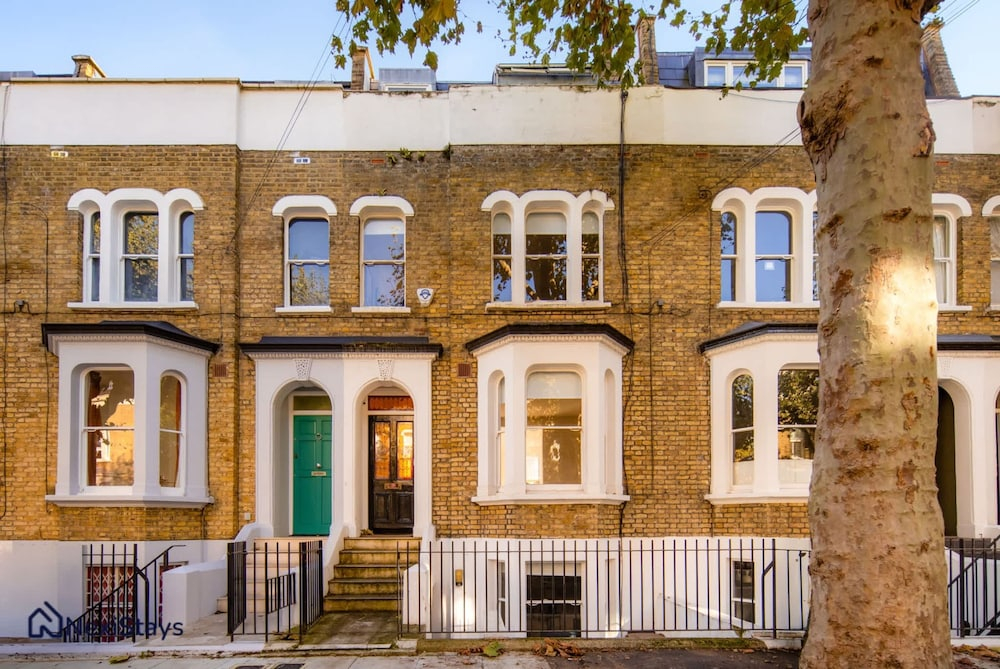 10 Mins Walk to The Oval The Kennington Retreat