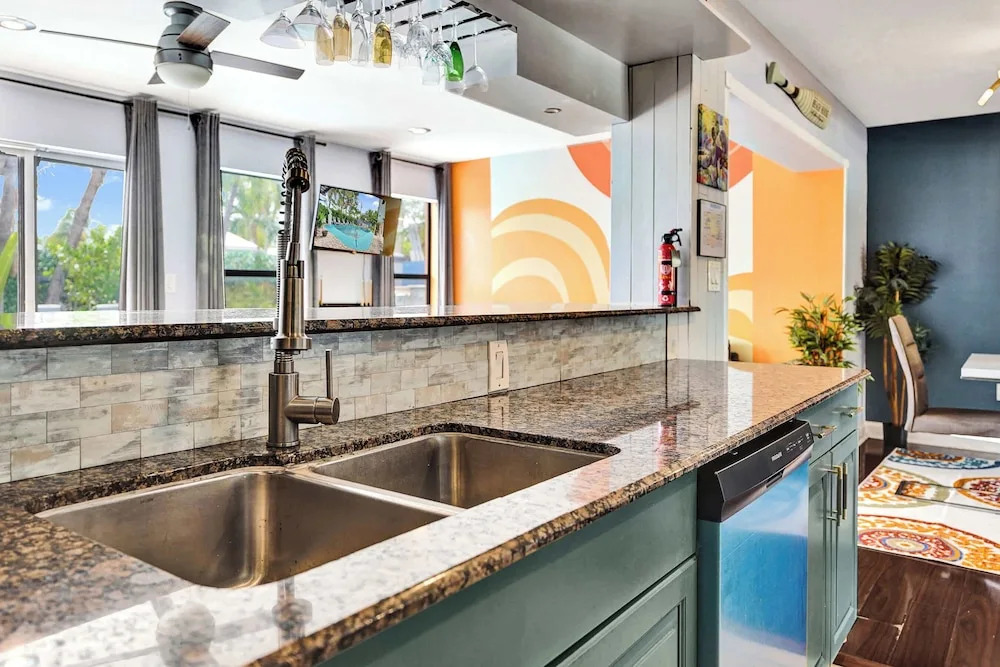 Rainbow Falls Estate For 8