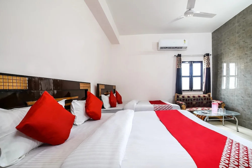 OYO 37914 Hotel Kalindi