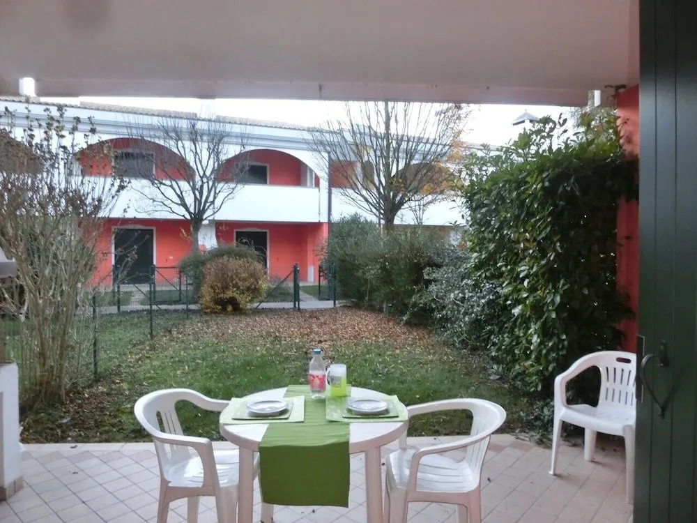 Lovely Flat With Swimming Pool and AC