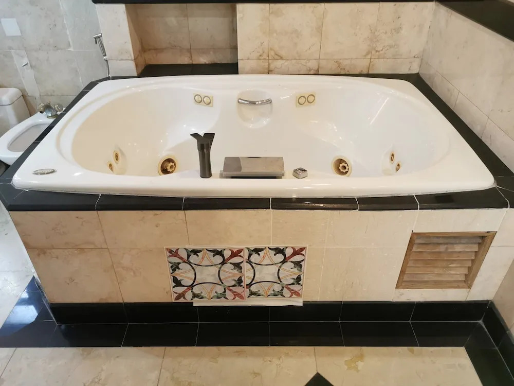 10-12Pax Fahrenheit 88 Pavillion Bukit Bintang TRX AJHOME