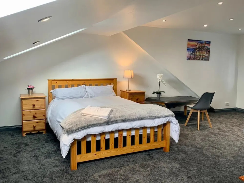 Stunning 5bed House in Birmingham Contractors Also