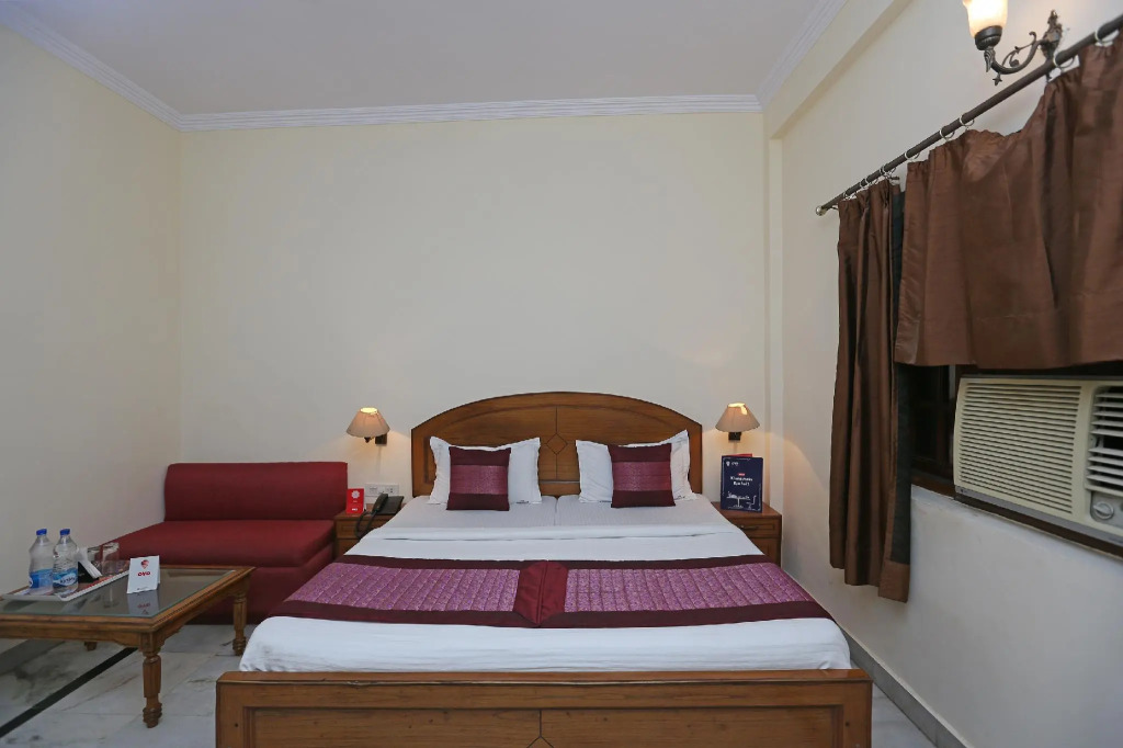 OYO 9585 Hotel Kavya Palace