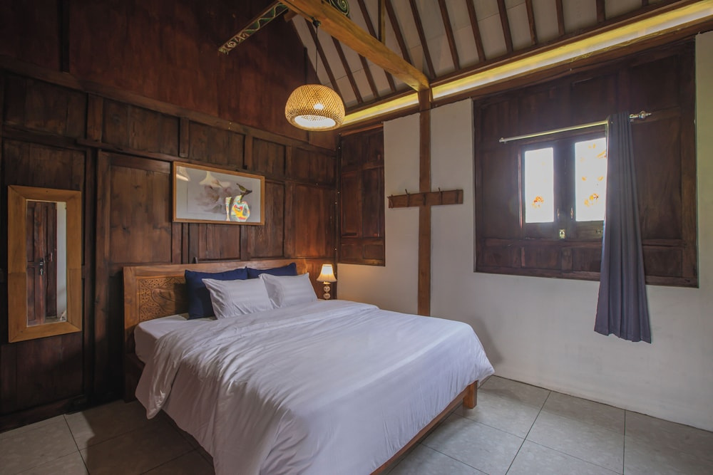 Breeze and Blossom Cottage Maguwo