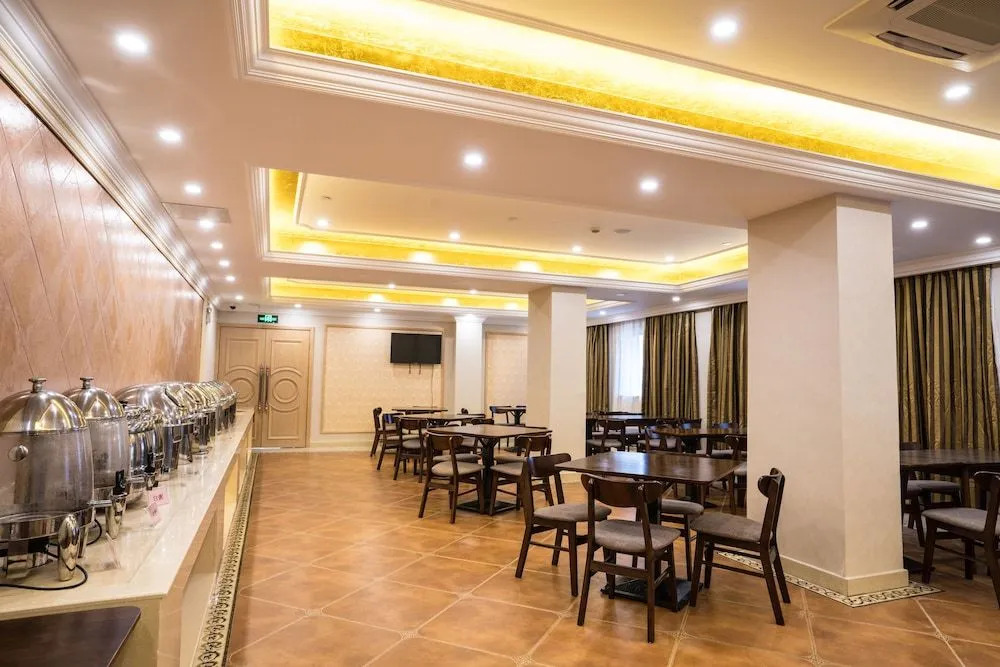 Vienna Hotel Yishan Rd Station Branch