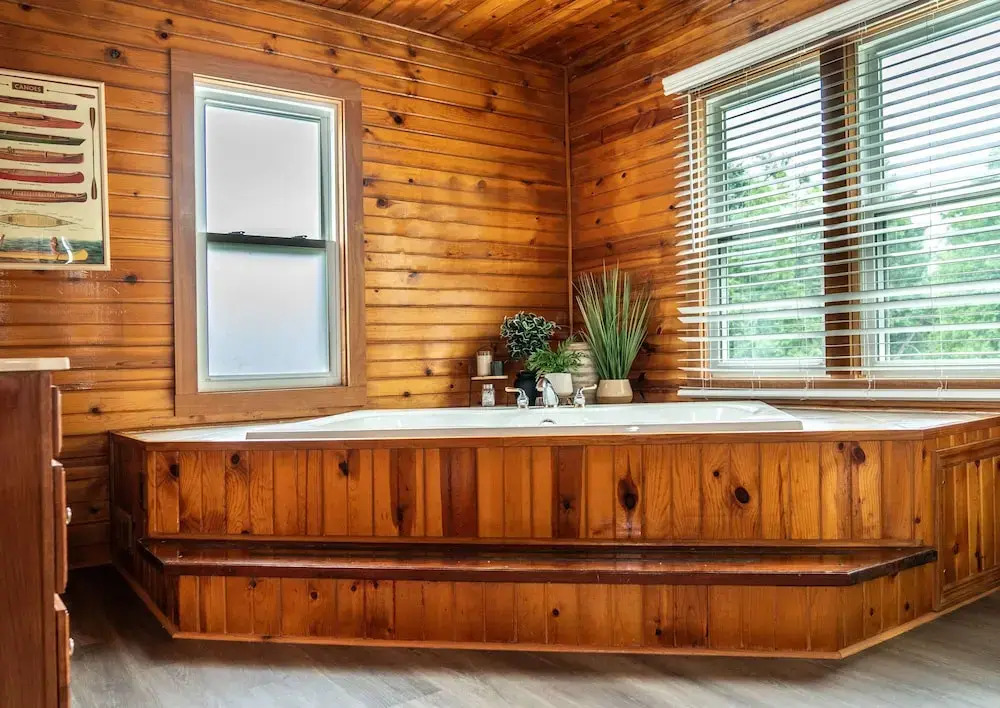 Pet Friendly Lake Geneva Getaway for 6!