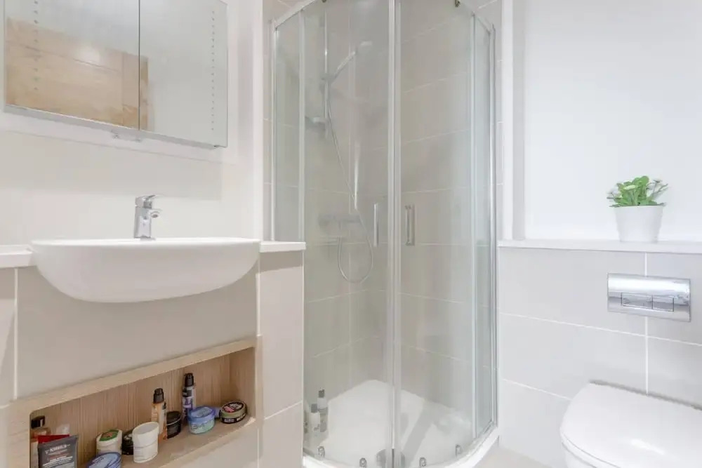 Charming 2 Bedroom Penthouse Apartment in Bethnal Green