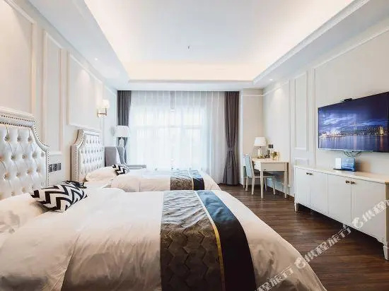 Rose Star Moon Selected Hotel
