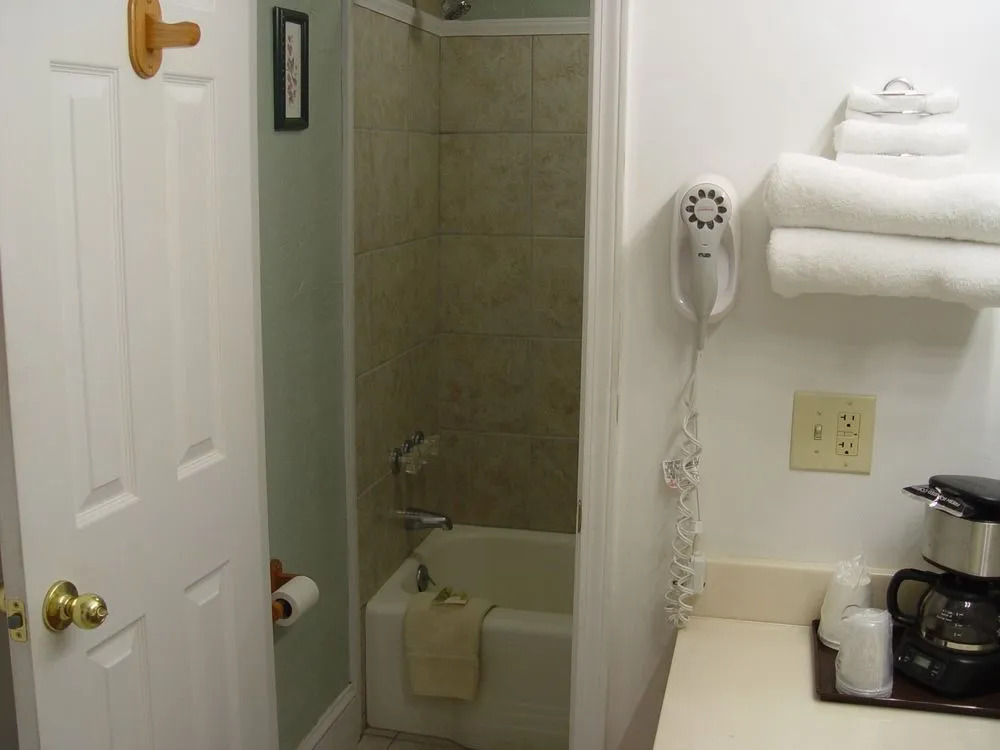 Hearth & Home Inn
