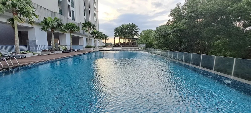 Skytrees Bukit Indah by HCK Travelers Pause 2BR 1BA 3min