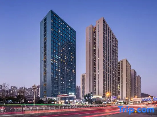Little Apple Hotel