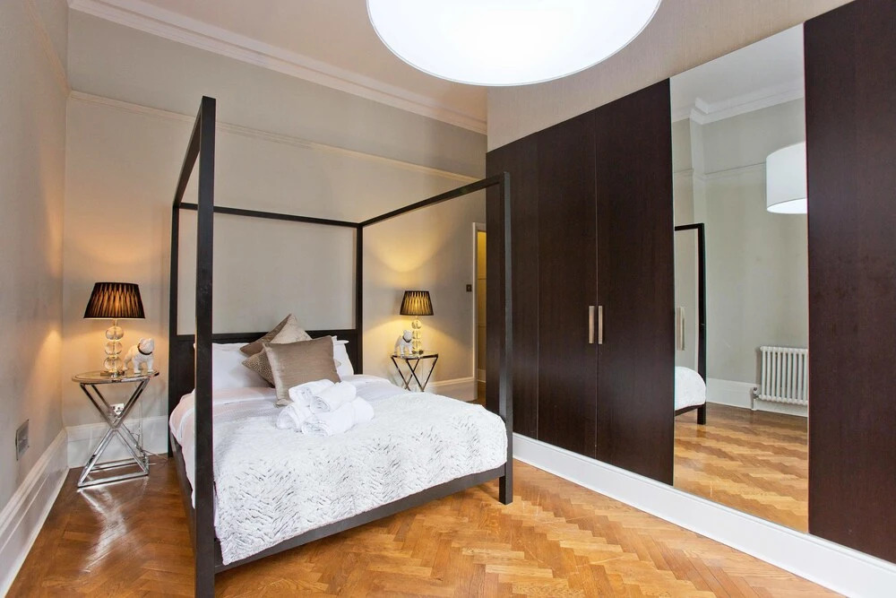 Stunning 2 bed and bath in Kensington