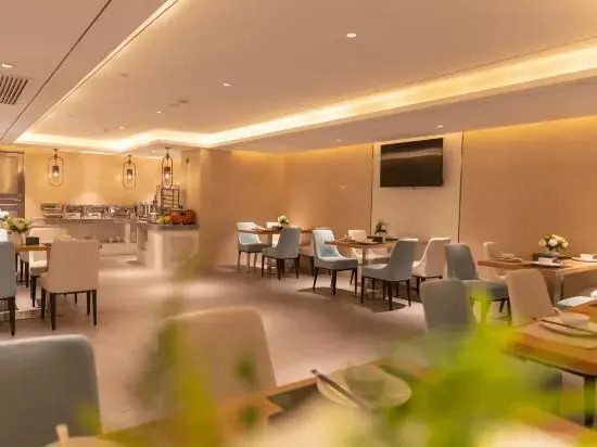 Yeste International Hotel (Beiliu Yongfeng Square Chengnan Bus Station)