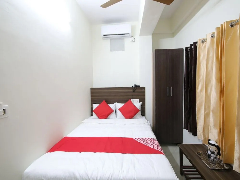OYO 26630 Mathura Inn